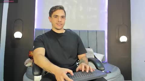 Liam online show from 10/20/25, 09:15