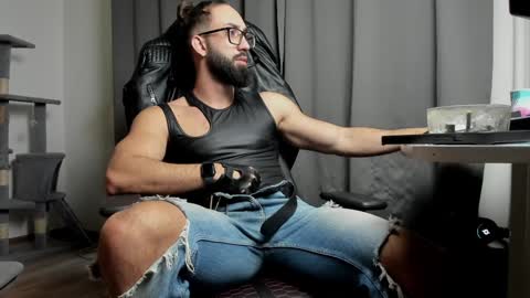 Liam online show from 01/31/25, 07:18