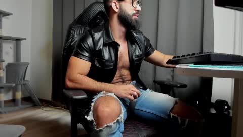 Liam online show from 02/28/25, 09:58