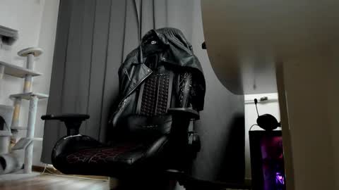 Liam online show from 11/05/25, 08:14