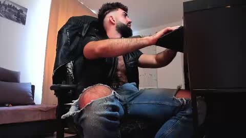 Liam online show from 03/25/26, 07:58