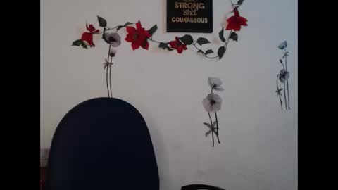 Lia Miller online show from 12/20/24, 01:25