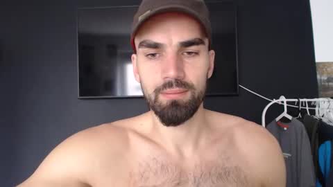liam online show from 11/06/25, 09:43