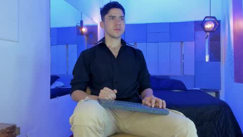 Snapshot of liamnovak chatting on 02/01/26, 12:04 Liam online show from 02/01/26, 12:04