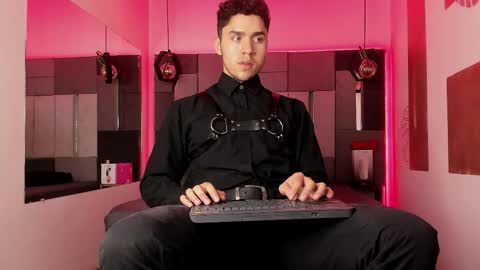 Snapshot of liamnovak chatting on 02/25/26, 12:37 Liam online show from 02/25/26, 12:37