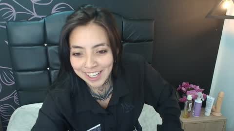 L I A M O N R O E online show from 12/22/25, 11:51