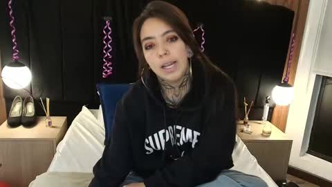 L I A M O N R O E online show from 03/26/26, 12:00