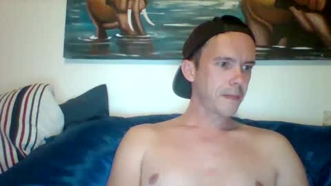 Snapshot of liamrosezn chatting on 01/18/26, 07:06 LiamRose online show from 01/18/26, 07:06