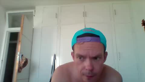 Snapshot of liamrosezn chatting on 05/17/26, 05:27 LiamRose online show from 05/17/26, 05:27