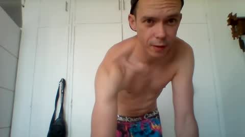 Snapshot of liamrosezn chatting on 06/14/26, 07:10 LiamRose online show from 06/14/26, 07:10