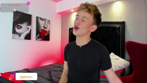 Snapshot of liamwild20 chatting on 02/19/26, 05:14 liam online show from 02/19/26, 05:14