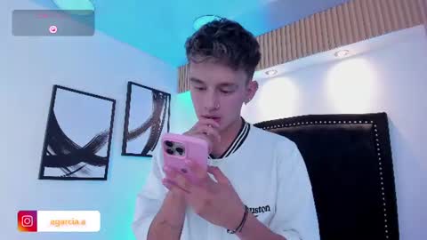 Snapshot of liamwild20 chatting on 06/15/26, 04:36 liam online show from 06/15/26, 04:36