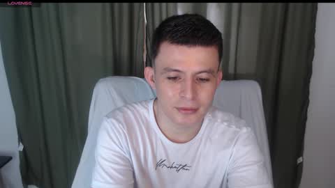 lian_eathan online show from 10/28/25, 07:49