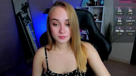 Liana online show from 10/12/25, 02:10