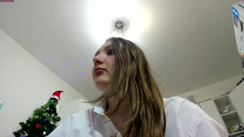 Snapshot of lianema chatting on 01/05/25, 11:01 Kate online show from 01/05/25, 11:01