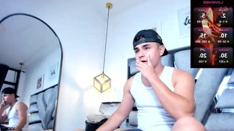 lianfox_ online show from 03/19/26, 12:20