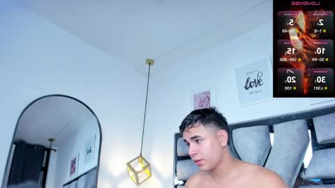lianfox_ online show from 04/12/26, 01:16