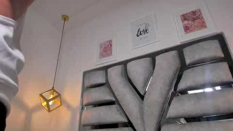 lianfox_ online show from 04/20/26, 12:41