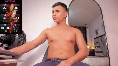 lianfox_ online show from 05/11/26, 12:44