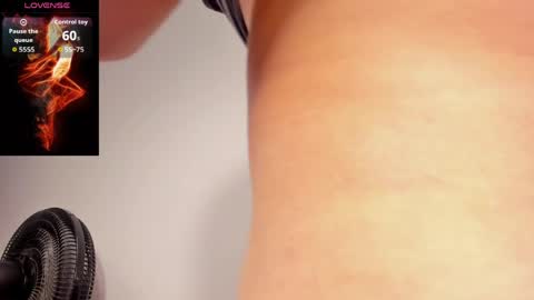lianfox_ online show from 05/15/26, 03:41