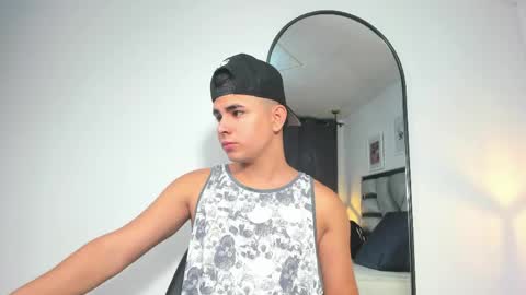 lianfox_ online show from 05/25/26, 12:33