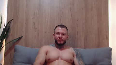 lianjones9 online show from 01/28/25, 01:29