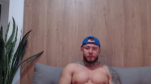 lianjones9 online show from 01/28/25, 09:08