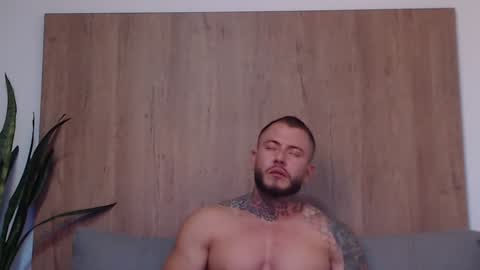 lianjones9 online show from 02/03/25, 10:32