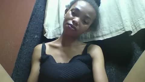 liaraisha online show from 11/27/25, 07:05