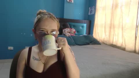 Lia Roberts online show from 09/13/25, 12:16