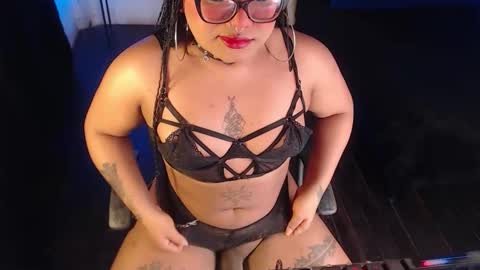 LiaScarlett online show from 11/20/25, 09:42