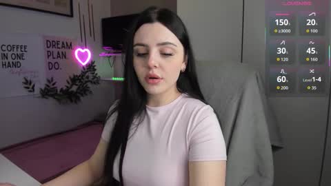 Lia online show from 12/05/25, 07:39