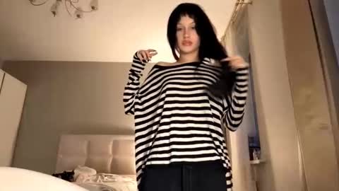 Keily online show from 12/05/25, 01:20