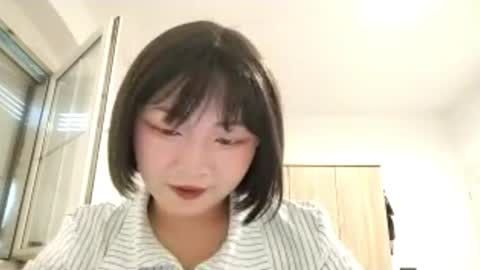 Snapshot of libbiepostlethwaite chatting on 07/17/26, 04:45 Molly online show from 07/17/26, 04:45