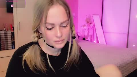 Snapshot of libby_nora chatting on 05/11/26, 09:37 Libby online show from 05/11/26, 09:37