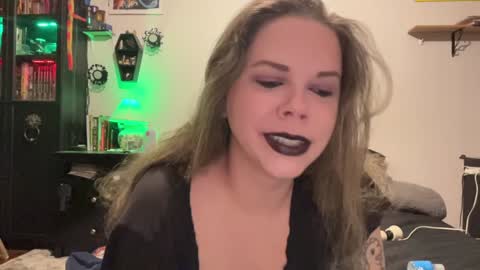 Libby Deetz online show from 12/12/24, 10:13