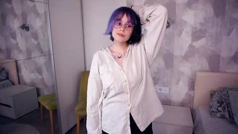 Snapshot of libbygrinvalsky chatting on 11/04/25, 06:51 Judith online show from 11/04/25, 06:51