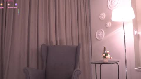 Elena online show from 10/19/25, 11:49