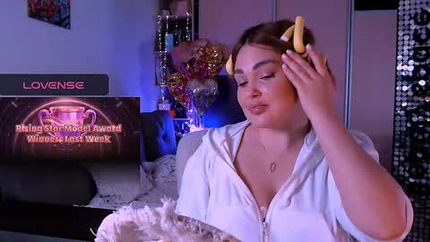 libra_mia online show from 12/01/25, 06:51