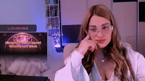 libra_mia online show from 02/10/26, 04:55