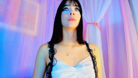 Valentina Hall online show from 05/03/26, 11:38