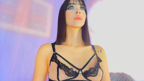 Valentina Hall online show from 05/07/26, 11:37