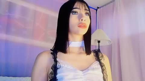 Valentina Hall online show from 08/07/26, 11:45