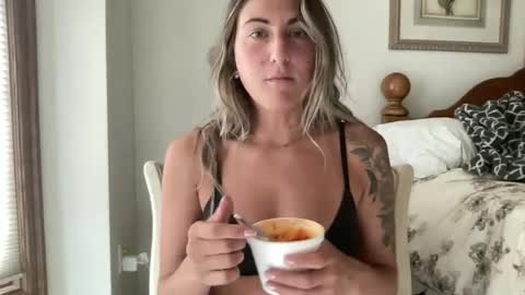 lickmealloverr online show from 07/15/26, 10:15