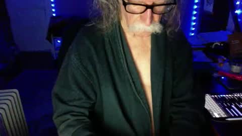 Snapshot of lickyouryoni chatting on 11/17/25, 03:18 LickYourYoni online show from 11/17/25, 03:18