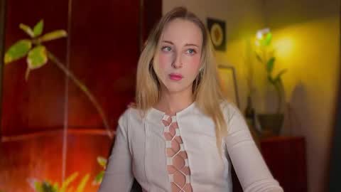 Snapshot of lierie chatting on 02/22/26, 05:22 its my birthday today so im offline but id be so happy if you felt like sending me a birthday love while im away online show from 02/22/26, 05:22