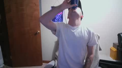 Snapshot of lieutenant85 chatting on 04/03/26, 11:14 LT85 online show from 04/03/26, 11:14
