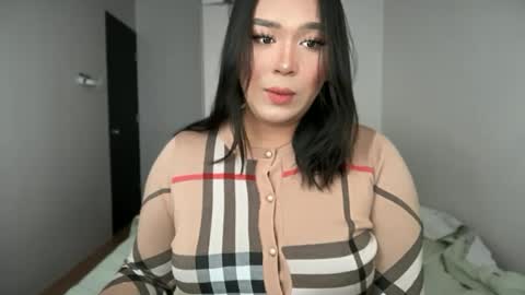 Snapshot of lifeisbeautifulwith__maxine chatting on 07/24/26, 12:19 Maxine online show from 07/24/26, 12:19