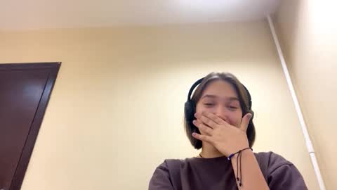 Bella online show from 10/28/25, 02:53