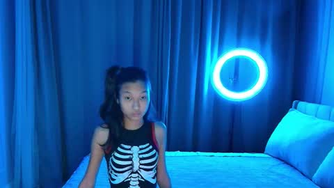 Lihn Pham online show from 11/18/25, 07:07